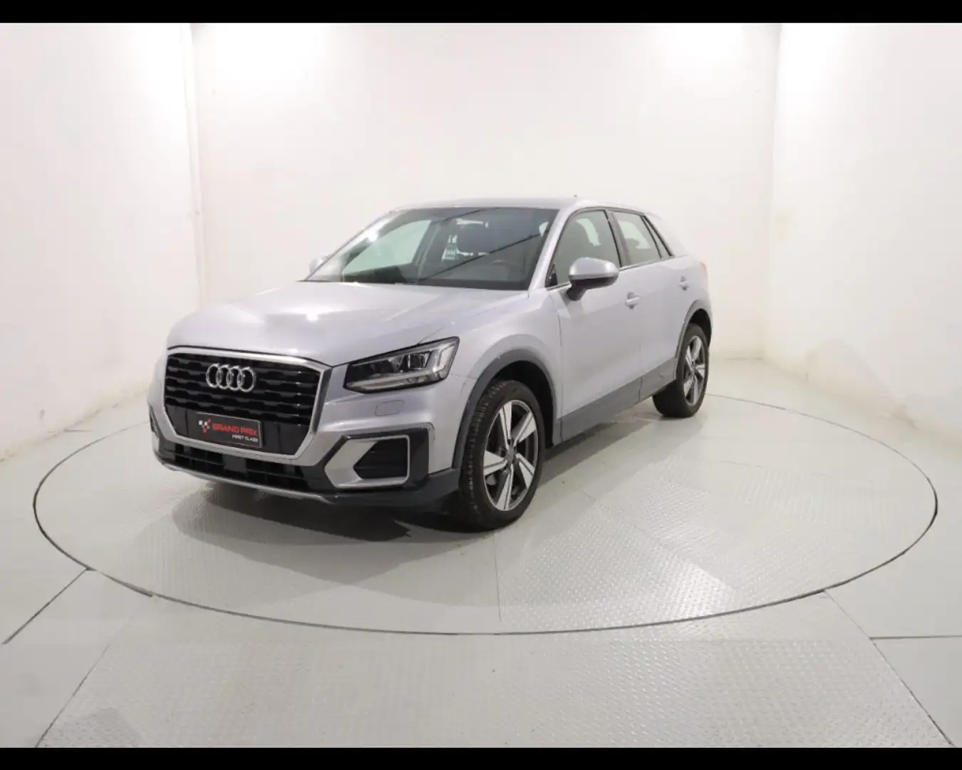 Audi Q2 30 TDI S tronic Admired Argent - 2