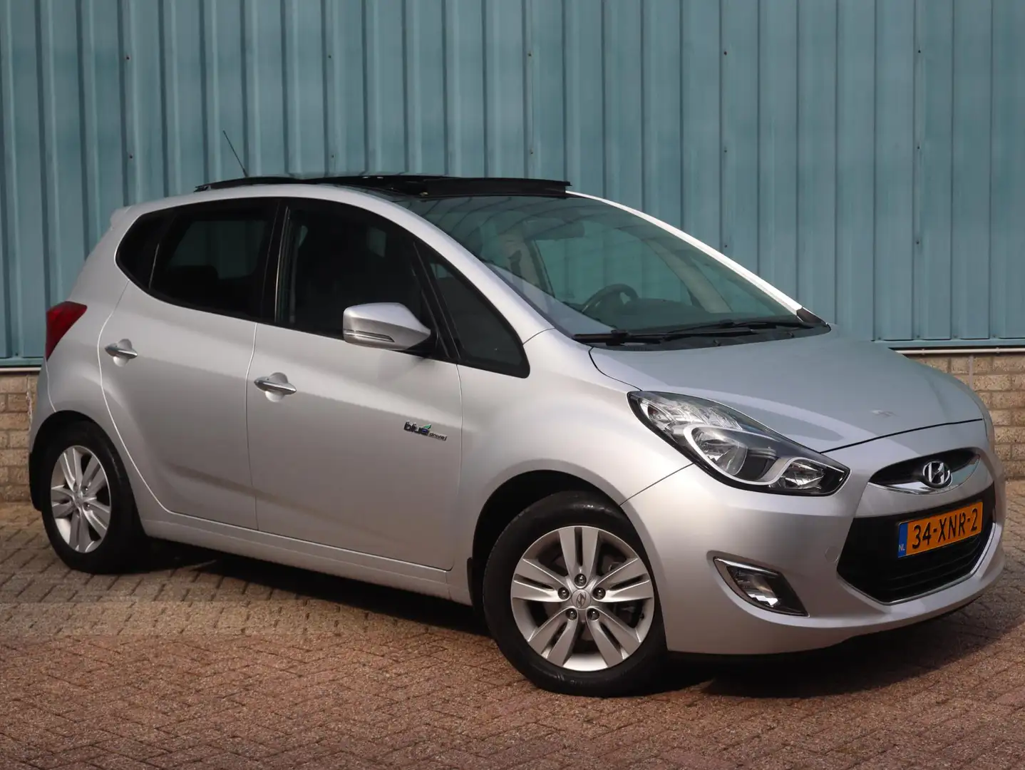 Hyundai iX20 i-Vision 1.4i MPI 90pk | AIRCO | PANODAK | TREKHAA Gris - 2