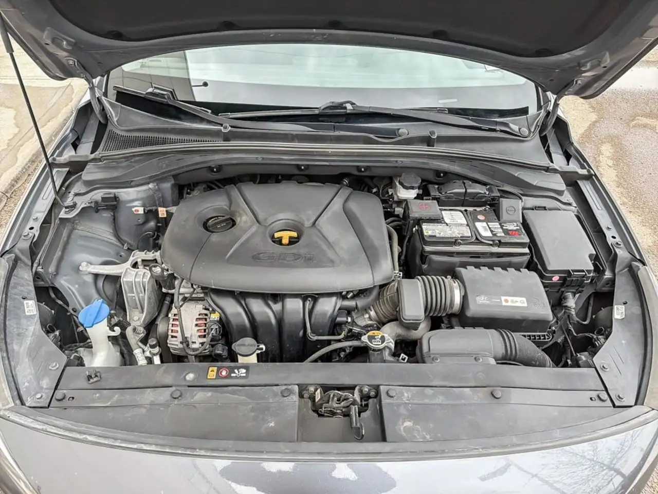 Hyundai ELANTRA снимка Hyundai ELANTRA