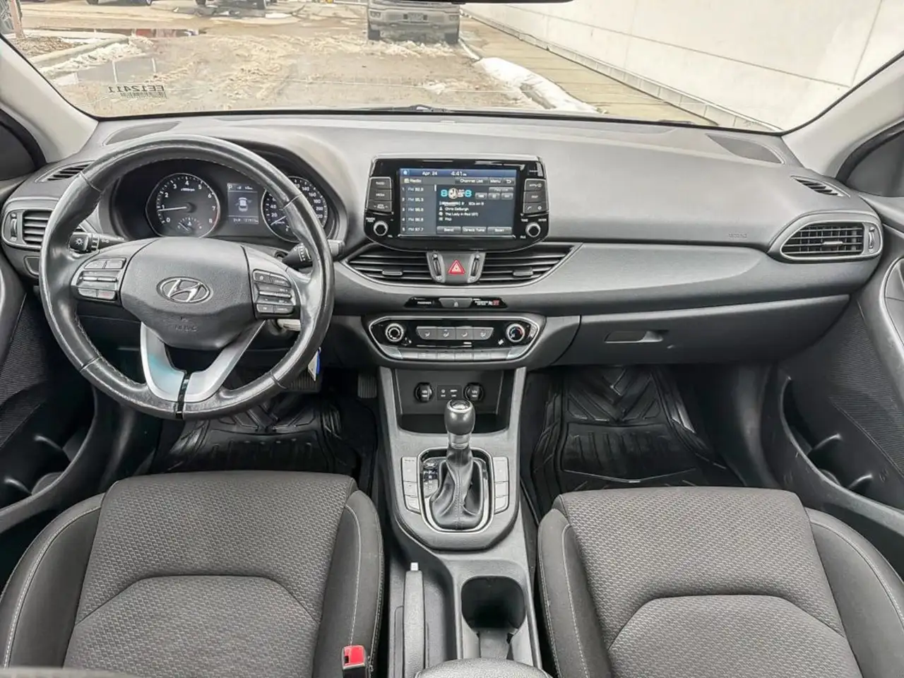 Hyundai ELANTRA снимка Hyundai ELANTRA