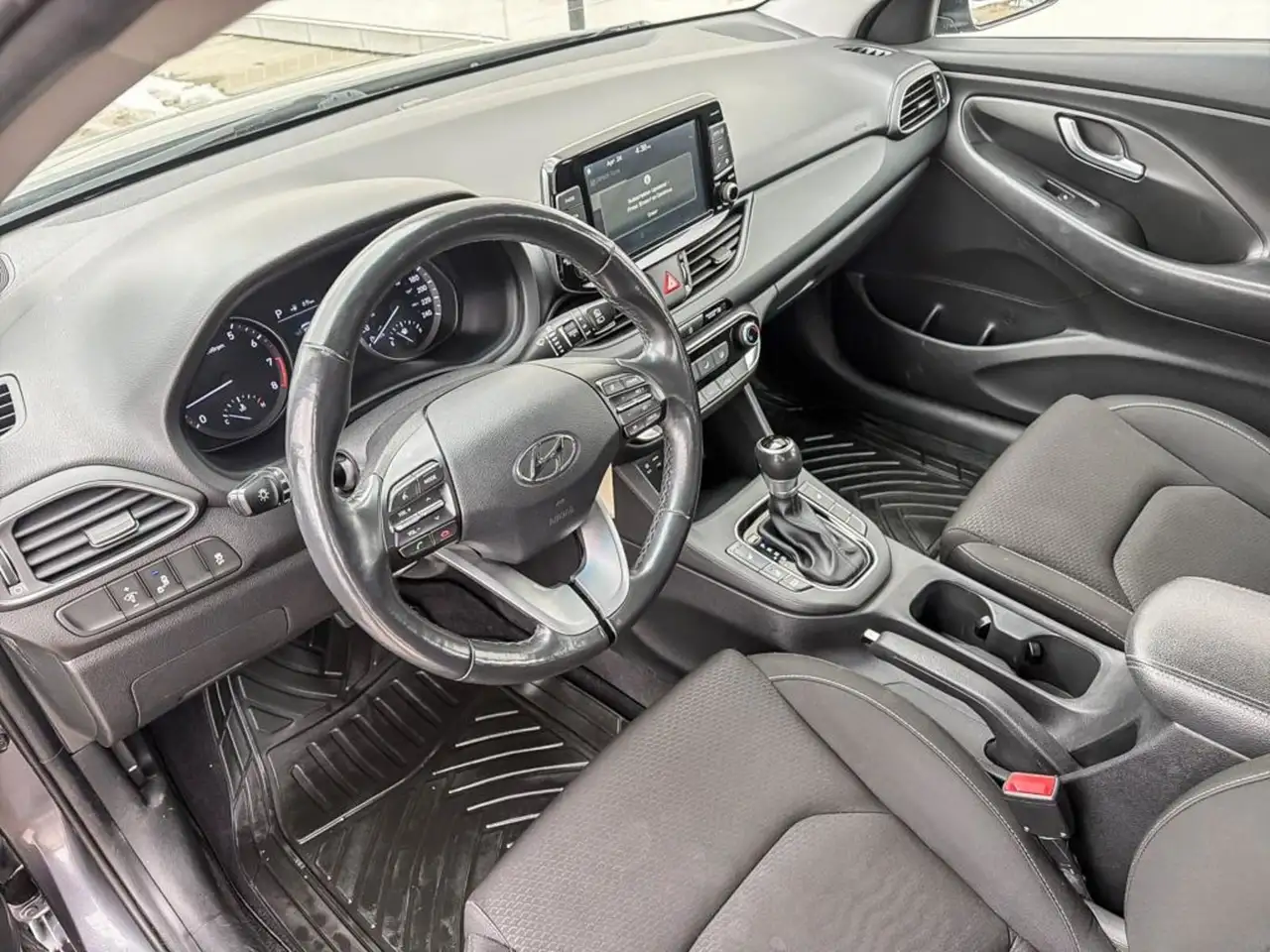 Hyundai ELANTRA снимка Hyundai ELANTRA