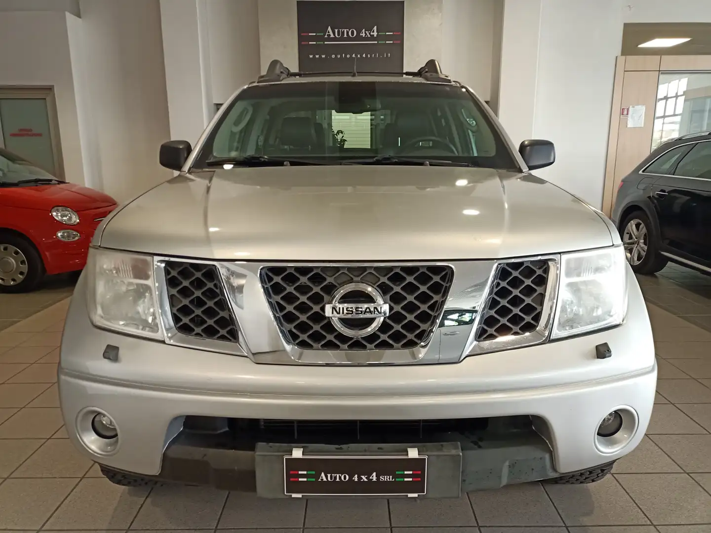 Nissan Navara Navara d.cab 2.5 dci LE 174cv*Automatico Argento - 2
