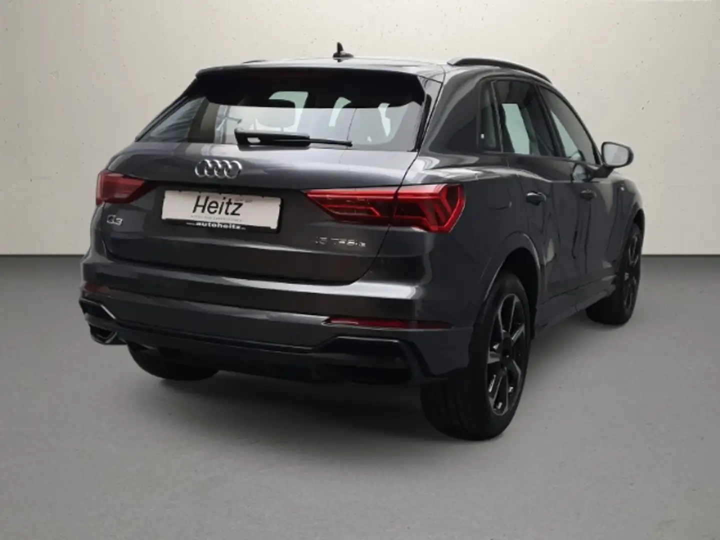 Audi Q3 45 TFSI e S tronic S line AHK Navi ACC Matrix Grau - 2