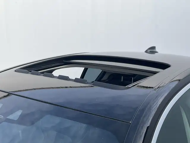 BMW S view 4