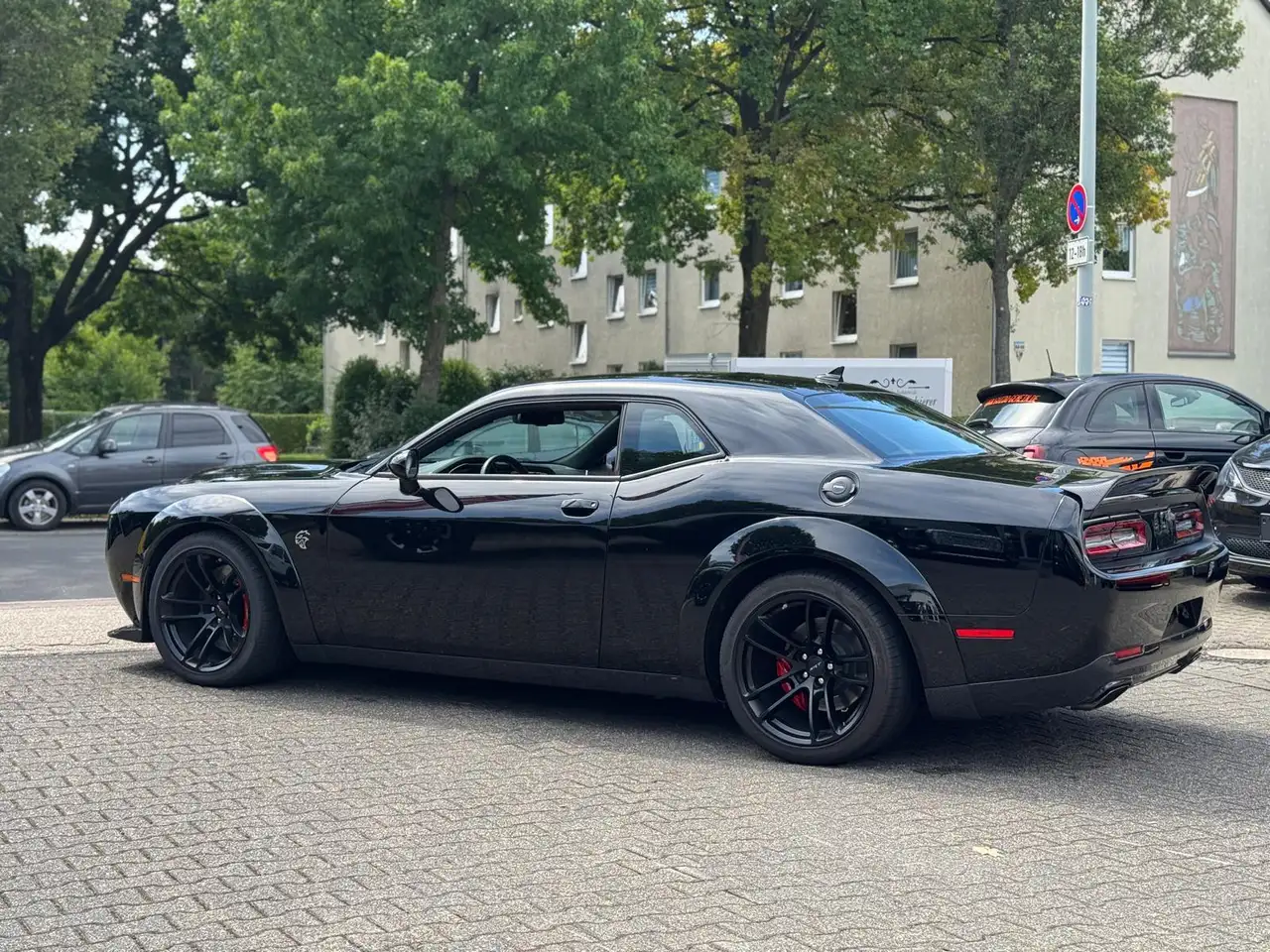 Dodge Challenger 2022 — фото 10