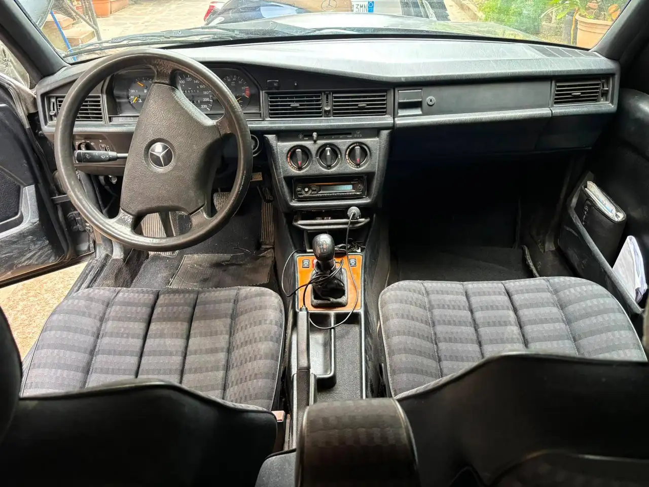 Mercedes-Benz 190 2.0 E 118cv, foto 3