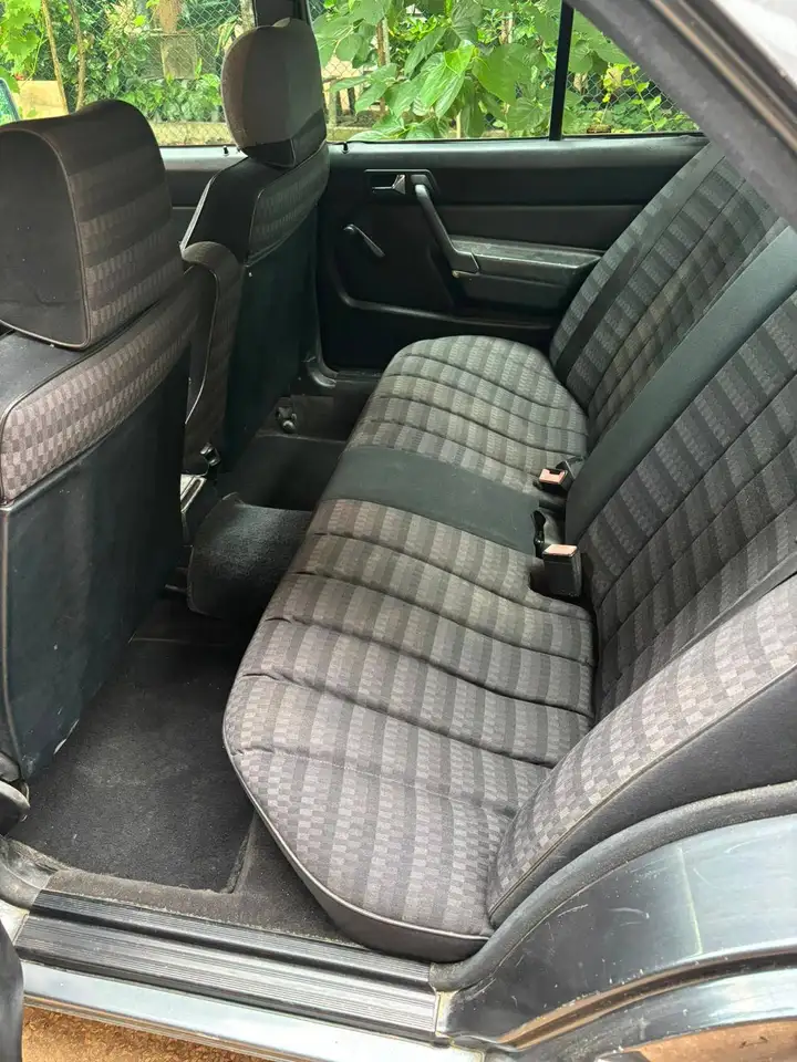 Mercedes-Benz 190 2.0 E 118cv, foto 7