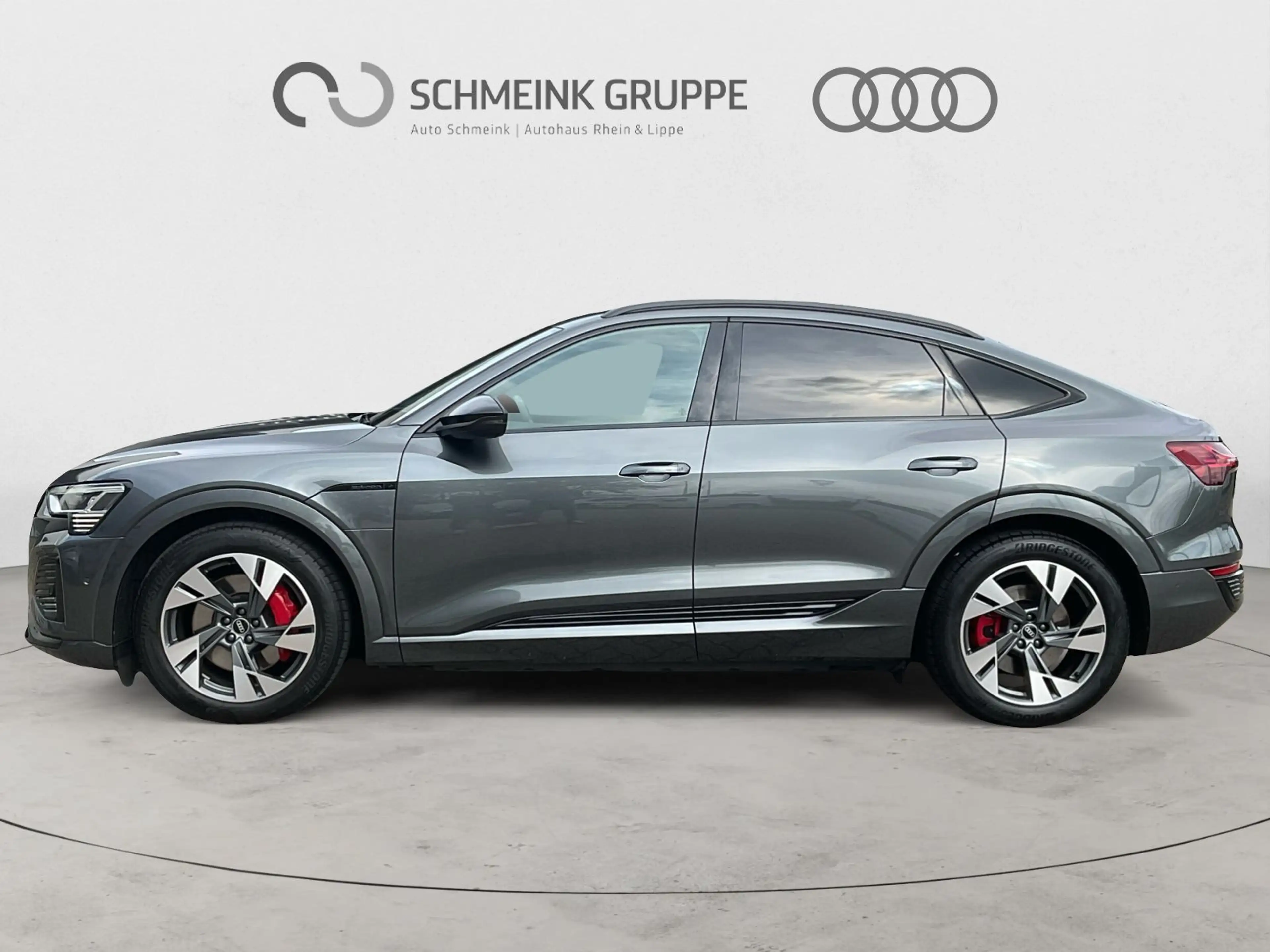 Audi Q8 e-tron 55 S line quattro Matrix AHK — photo 3