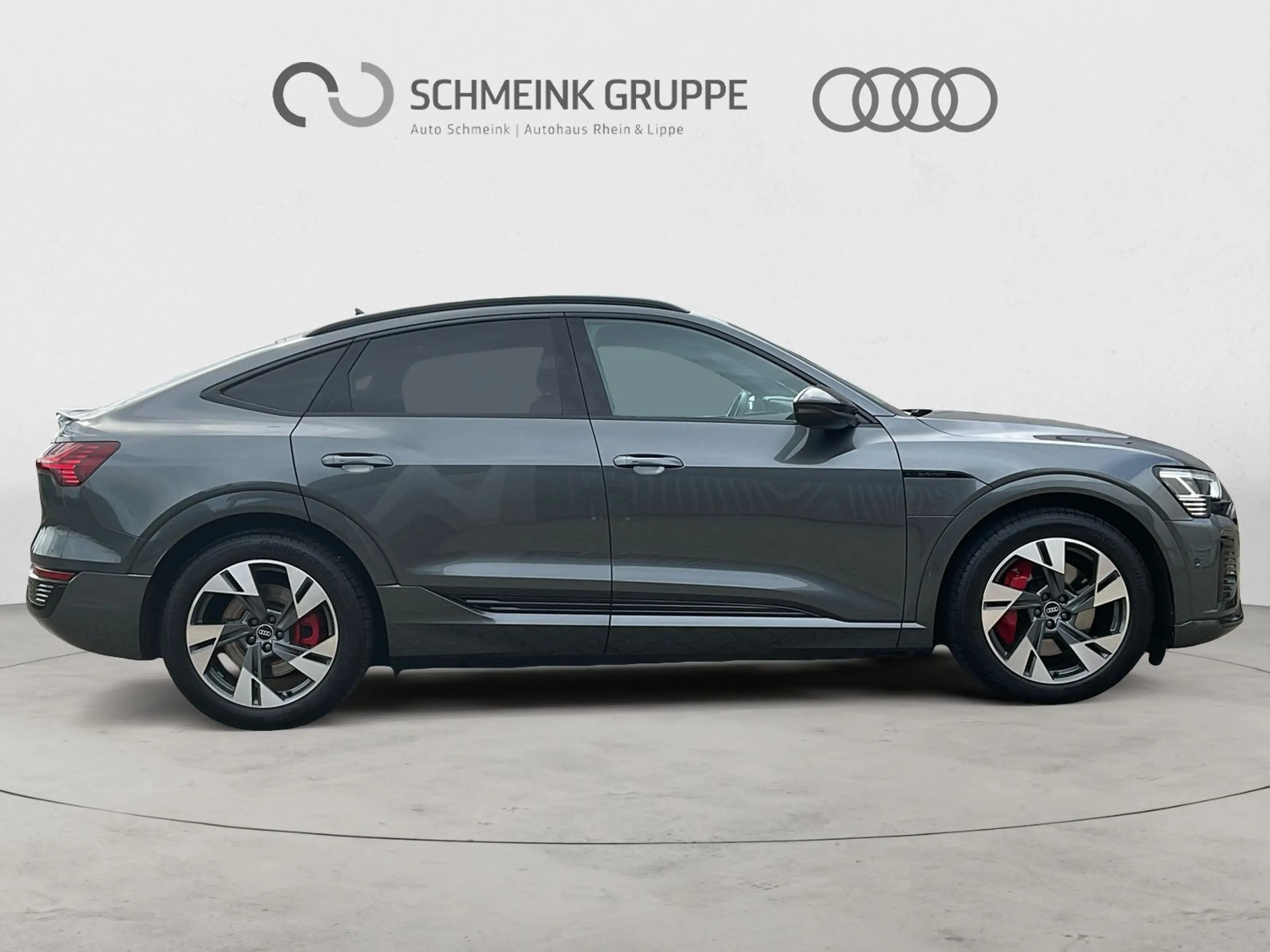 Audi Q8 e-tron 55 S line quattro Matrix AHK — photo 7