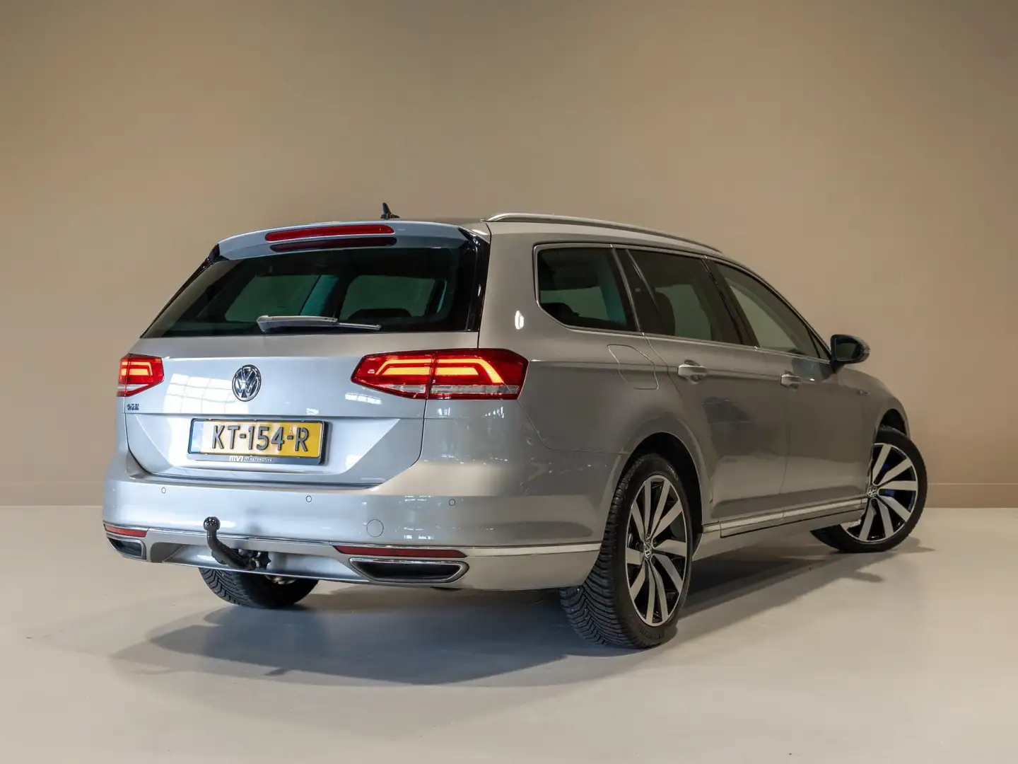 Volkswagen Passat Variant 1.4 TSI GTE Connected Series / 218pk / Panorama da Szary - 2