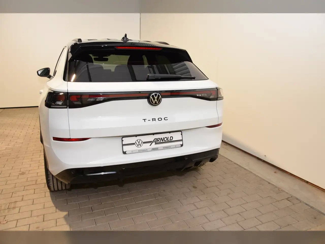 Volkswagen T-Roc NEU R-Line 1.5 l eTSI DSG 4
