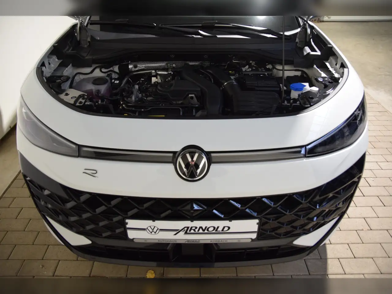 Volkswagen T-Roc NEU R-Line 1.5 l eTSI DSG 6