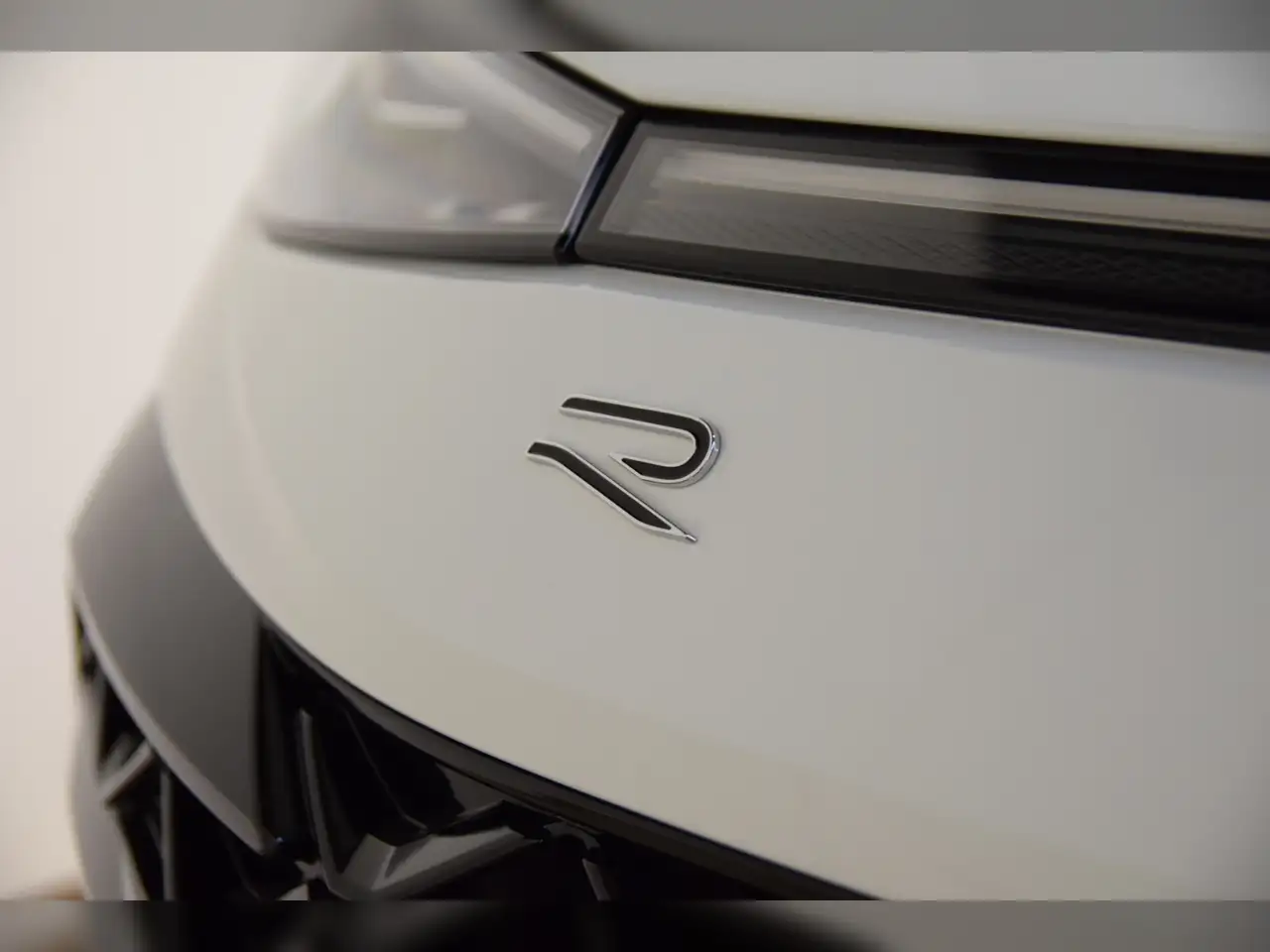 Volkswagen T-Roc NEU R-Line 1.5 l eTSI DSG 7