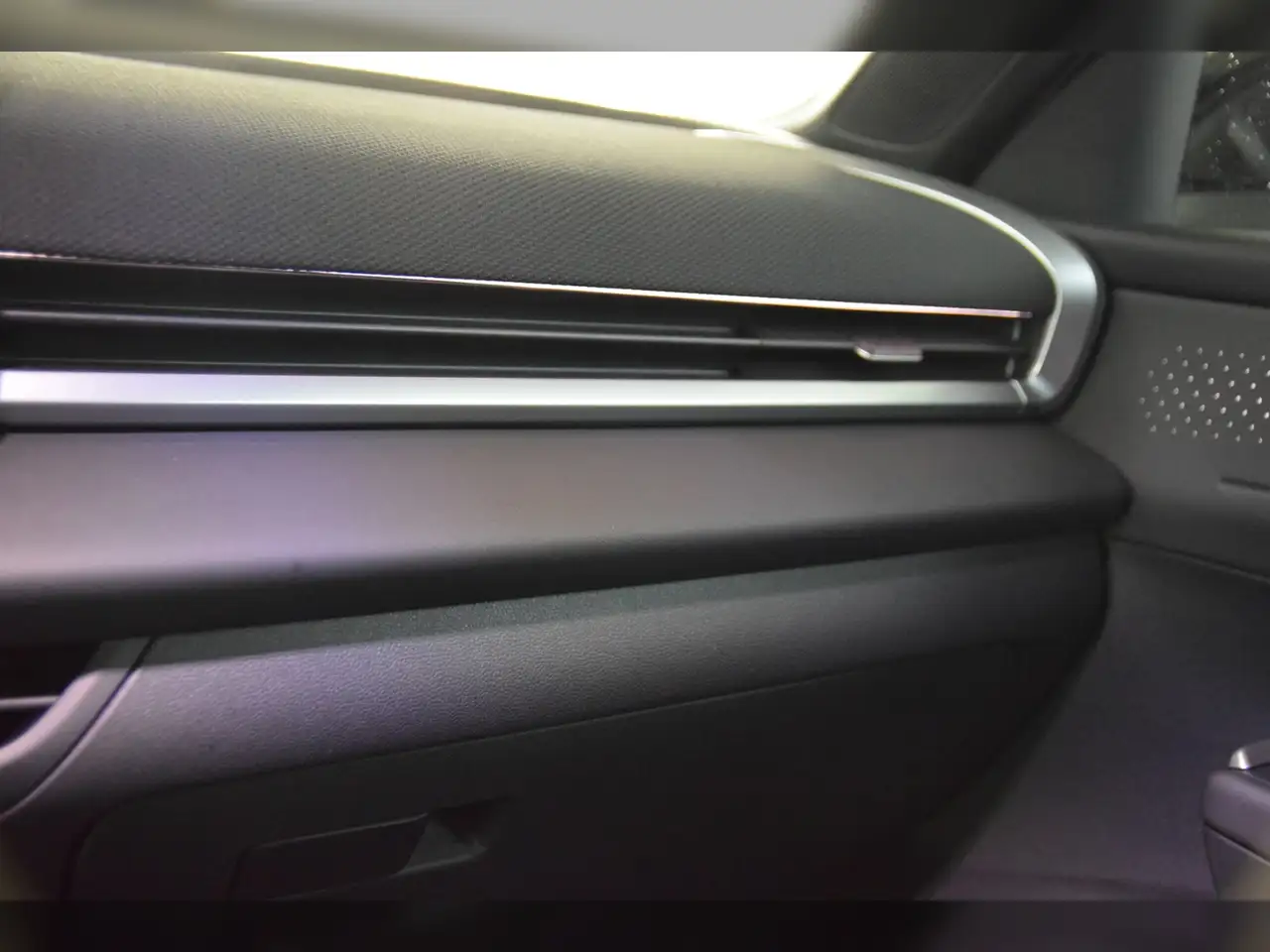 Volkswagen T-Roc NEU R-Line 1.5 l eTSI DSG 18