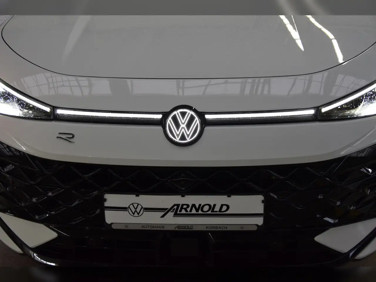 Volkswagen T-Roc NEU R-Line 1.5 l eTSI DSG 19