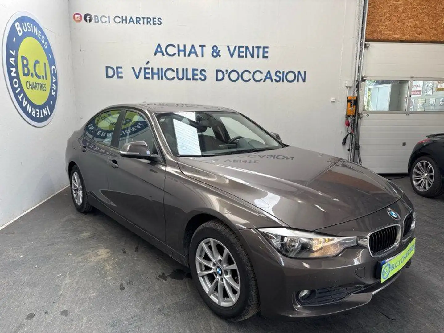 BMW 316 SERIE (F30) 316I 136CH LOUNGE Grau - 2