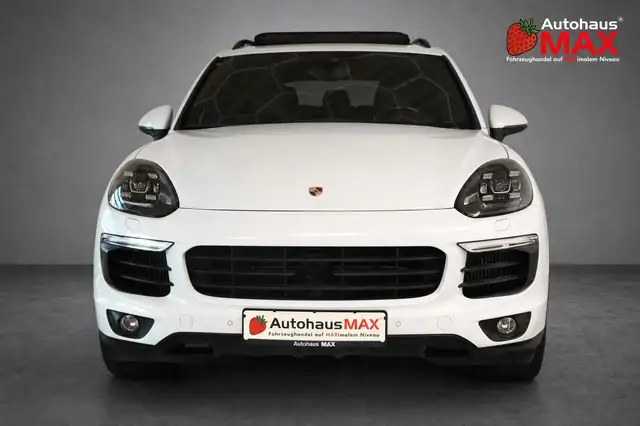 Porsche Cayenne view 9