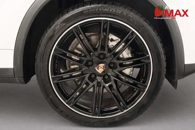 Porsche Cayenne view 10