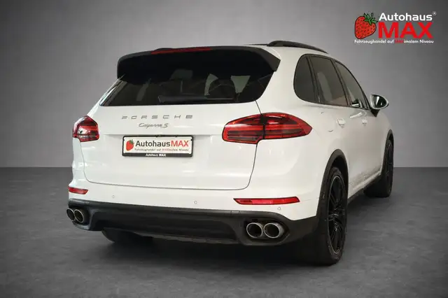 Porsche Cayenne view 6