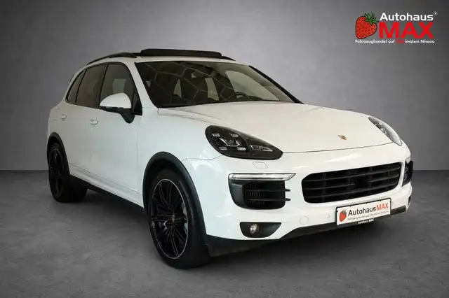 Porsche Cayenne view 8