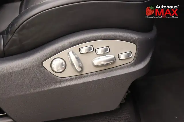 Porsche Cayenne view 15