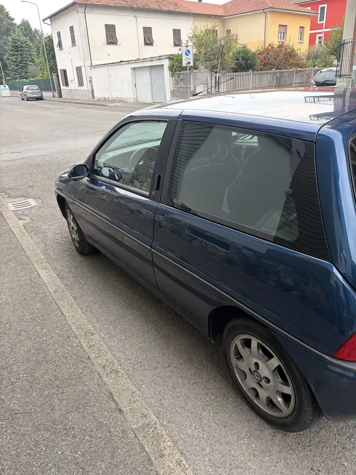 Lancia Ypsilon 1.2 16v LS, foto 2