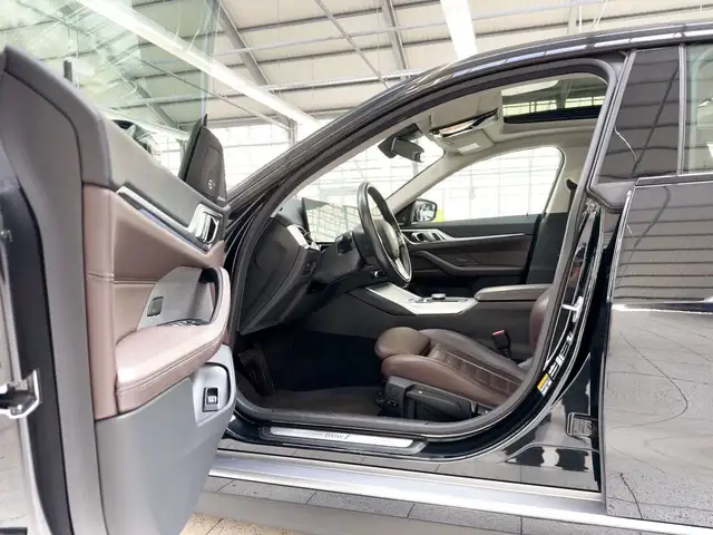 BMW I4 view 8