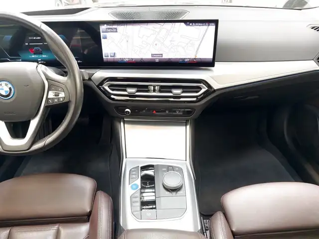 BMW I4 view 11
