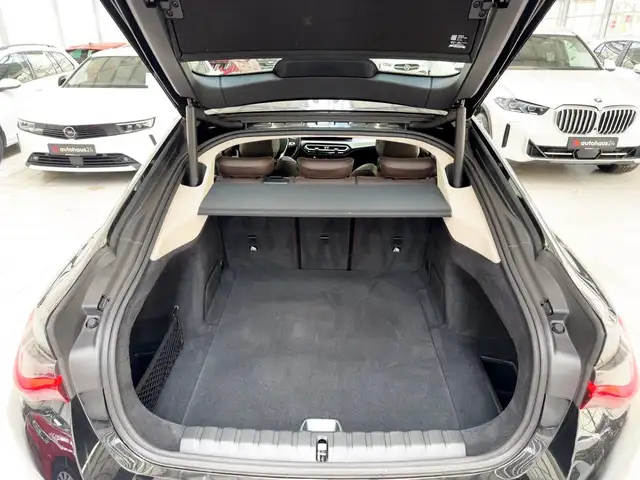 BMW I4 view 6