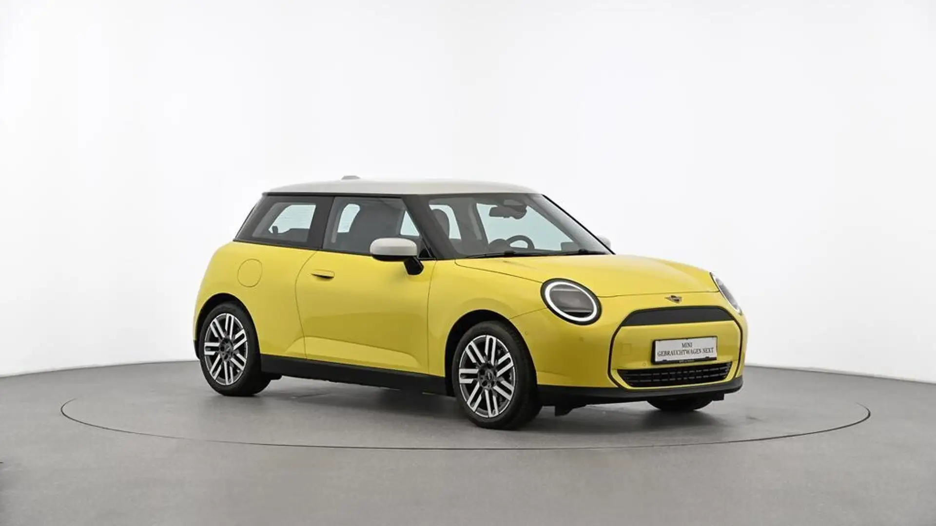 MINI Cooper E J01 HC0 Gelb - 1