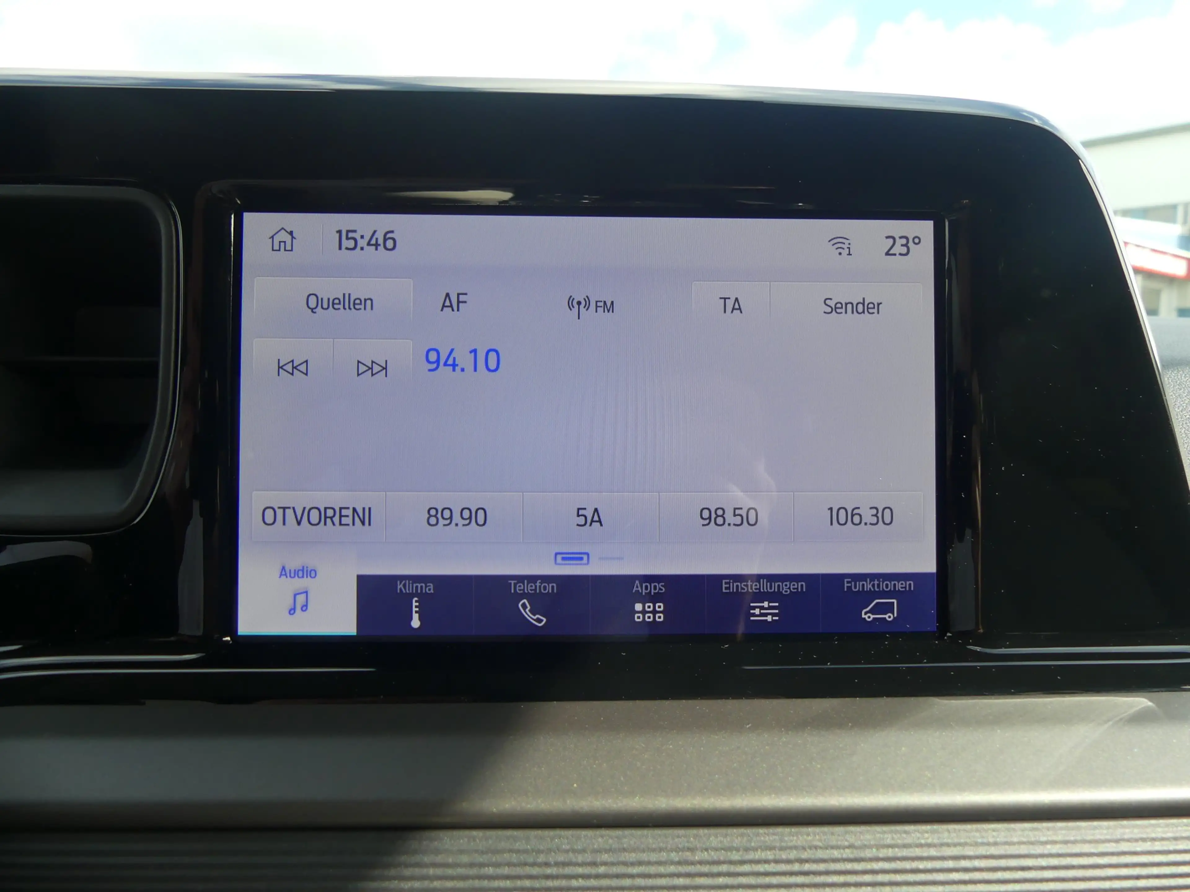 Ford Tourneo Courier Titanium 1.0 EB AHK Kamera — photo 14