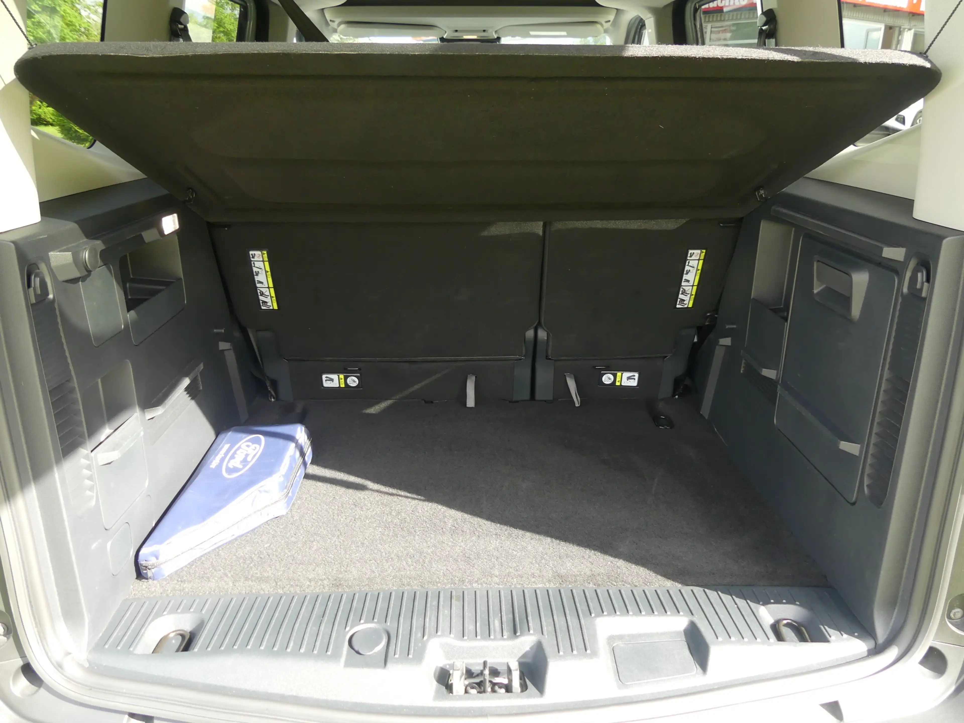 Ford Tourneo Courier Titanium 1.0 EB AHK Kamera — photo 4