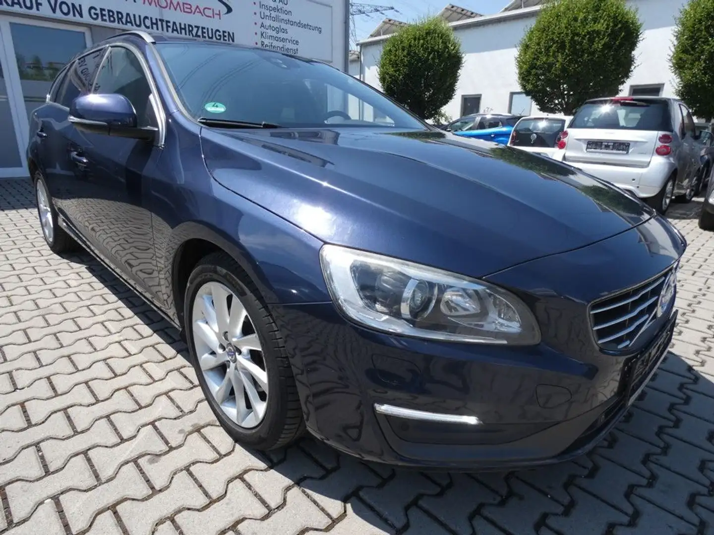 Volvo V60 Kombi Momentum Blue - 1