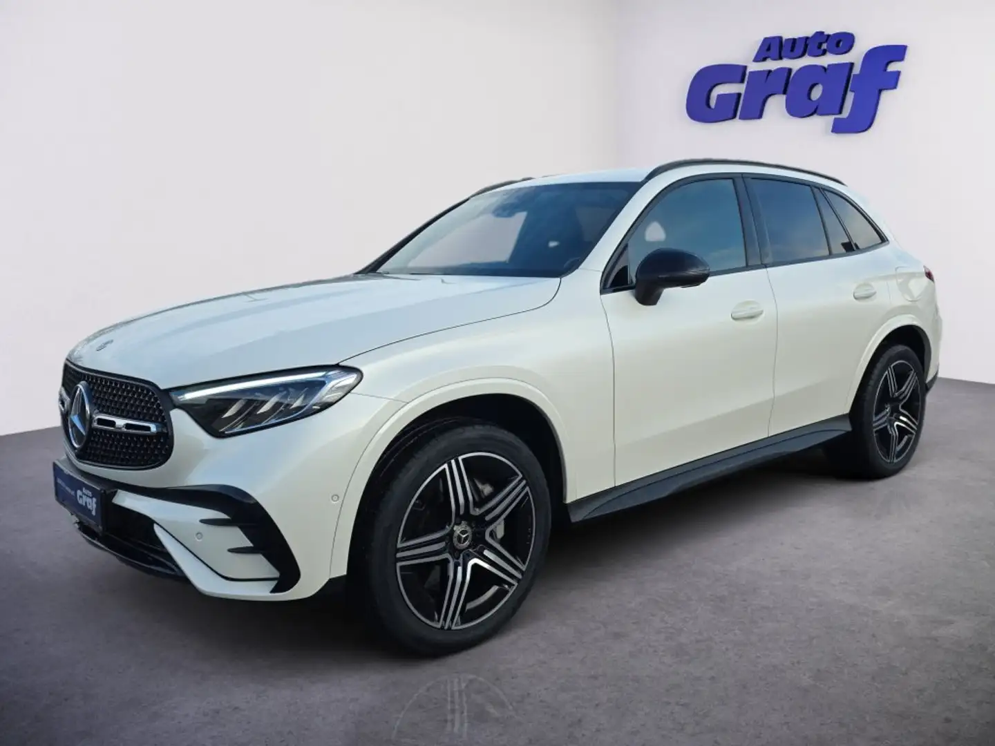 Mercedes-Benz GLC 300 e PHEV 4MATIC AMG-Line Aut. Weiß - 1