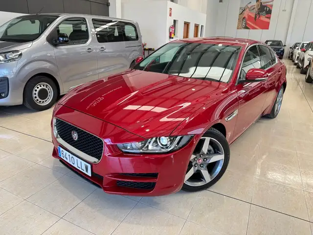 Jaguar XE 2.0i4D SE RWD Aut. 180