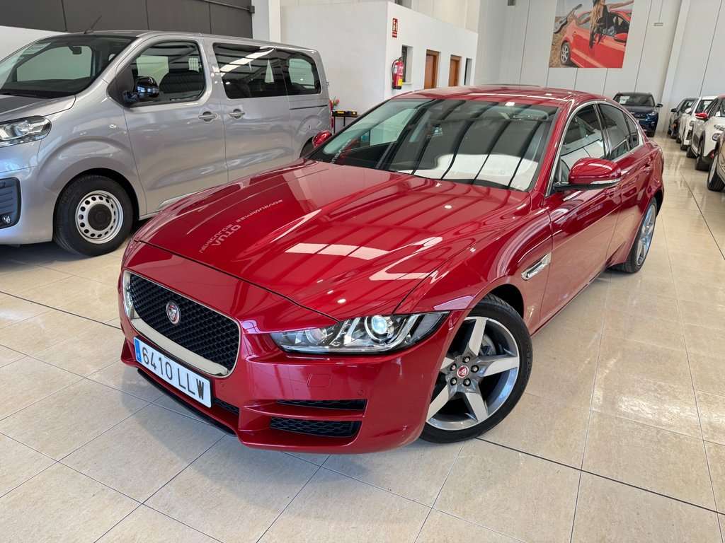 Jaguar XE 2.0i4D SE RWD Aut. 180 - foto 1
