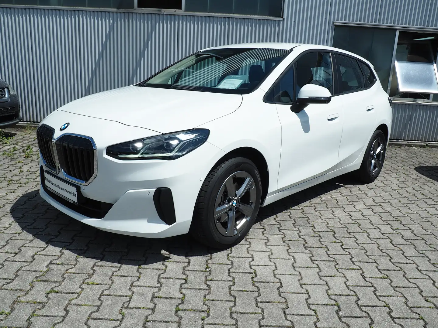 BMW 218 i Active Tourer Aut.*Kizu*NaviProf*HUD*adaptivLED* Weiß - 2