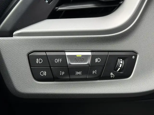 BMW 2 Series view 9
