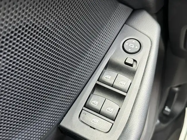 BMW 2 Series view 8