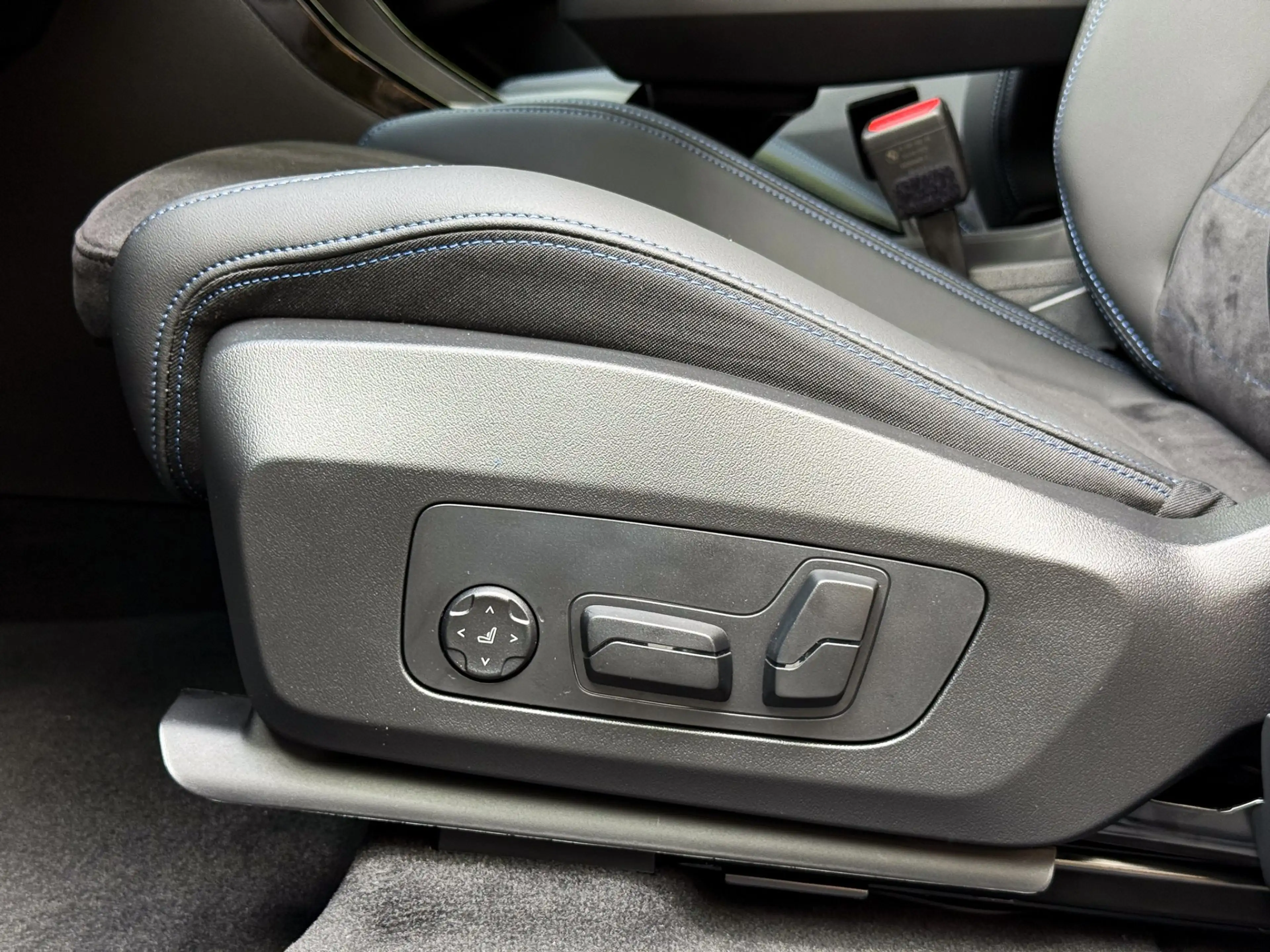 BMW 230 230e xDrive Active Tourer — photo 15