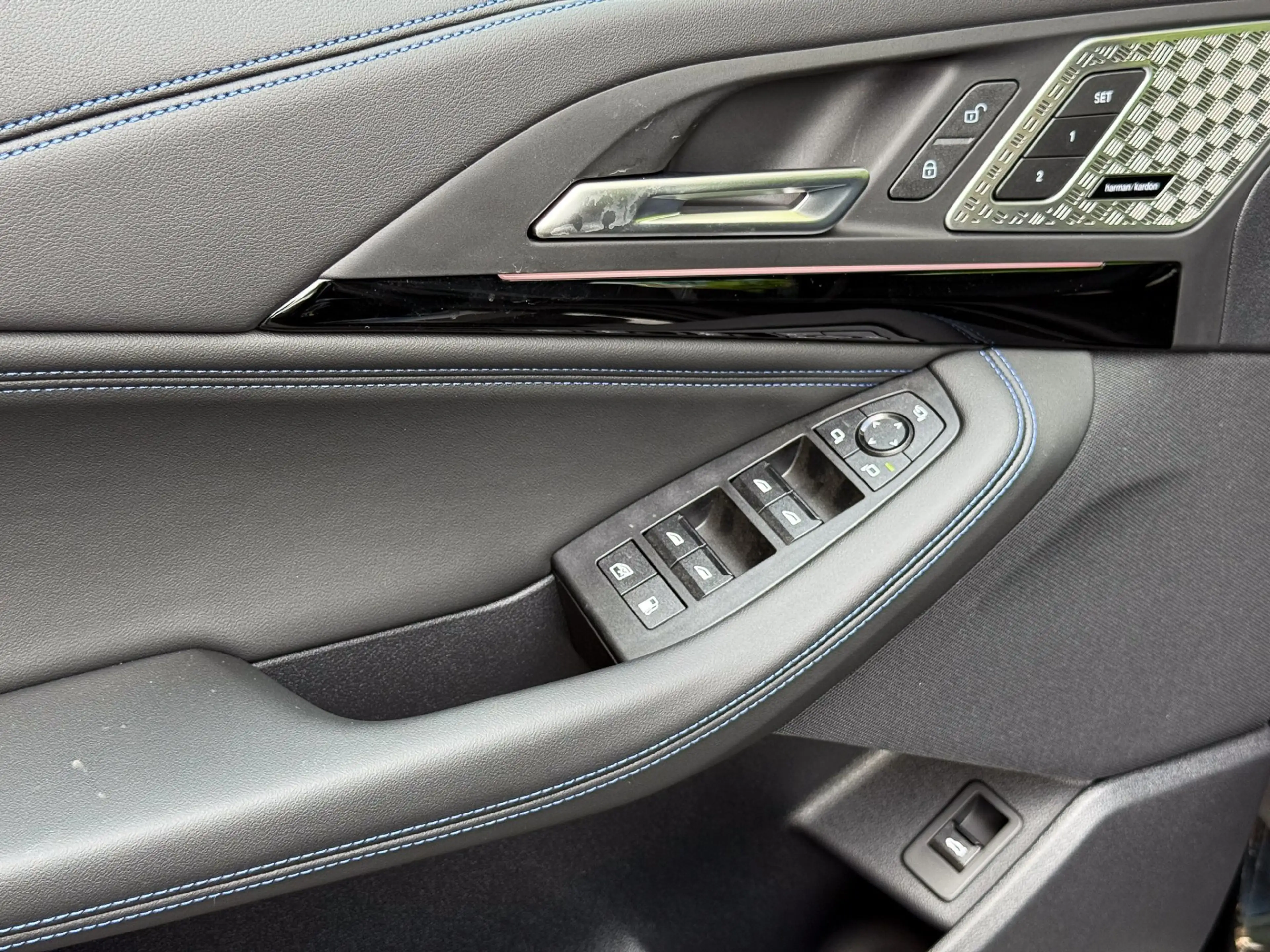 BMW 230 230e xDrive Active Tourer — photo 12