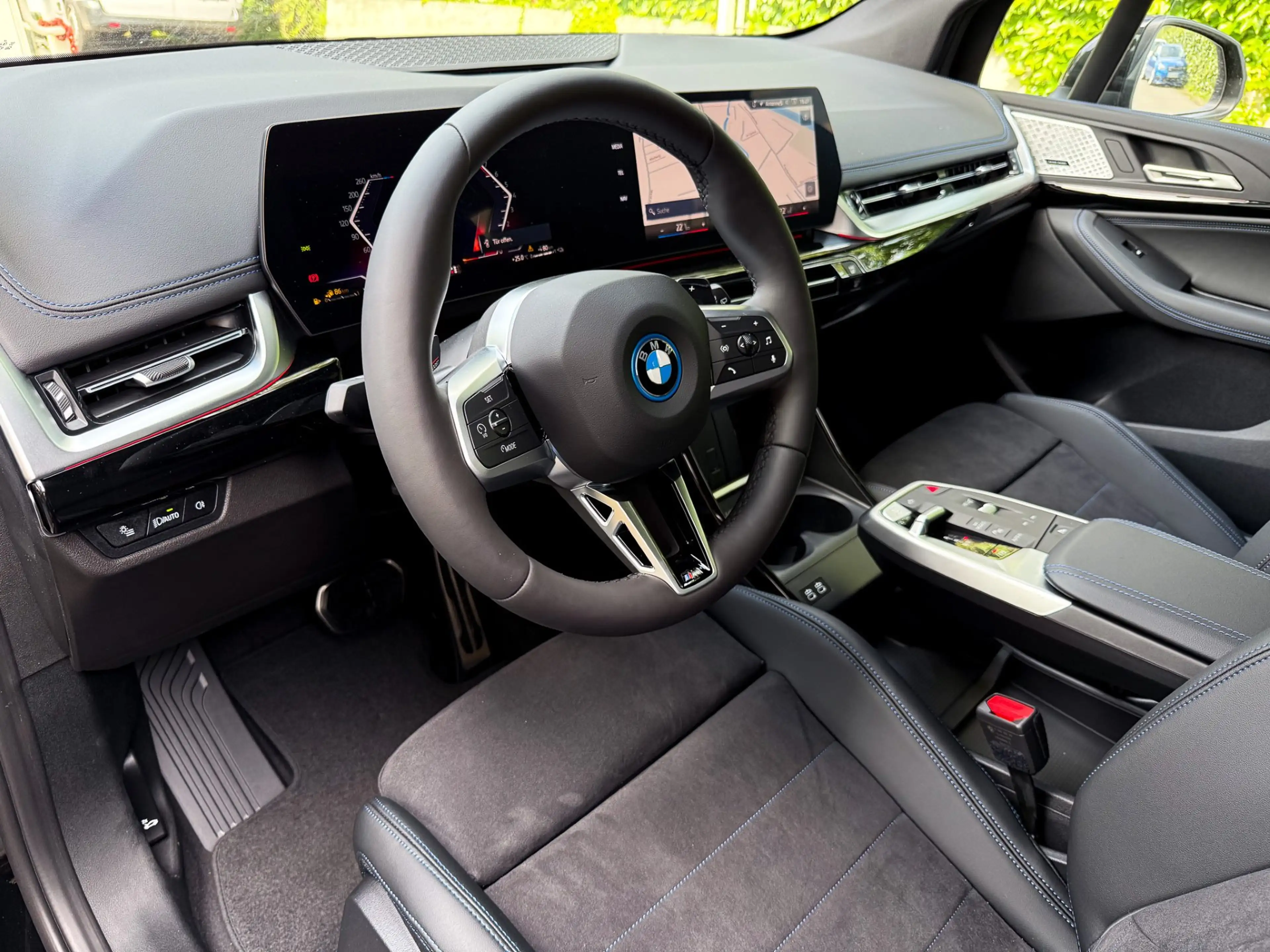 BMW 230 230e xDrive Active Tourer — photo 8