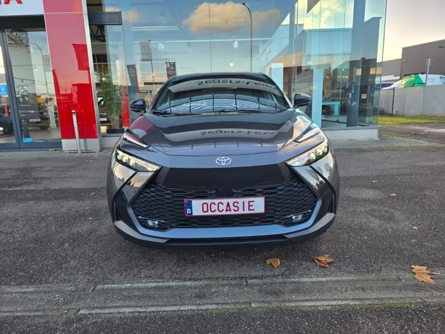 Toyota C-HR Premium Grijs - 2