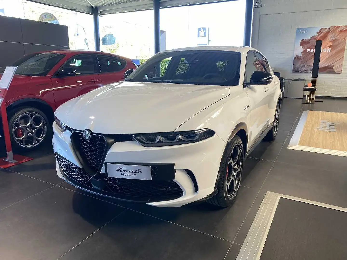 Alfa Romeo Tonale 1.5 MHEV, Veloce Meerdere kleuren beschikbaar! Wit - 1
