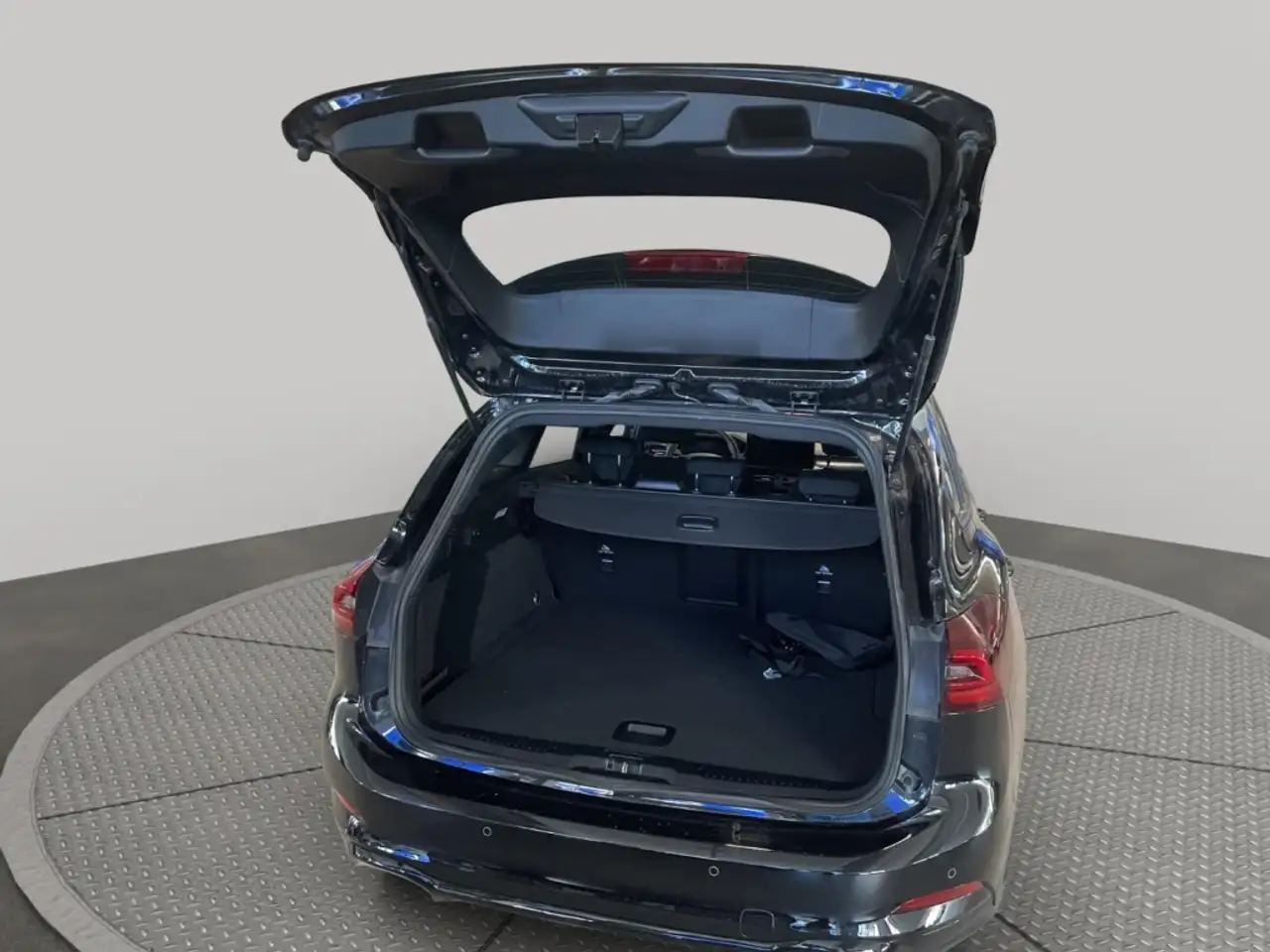Ford Focus Turnier ST-Line X HUD AHK-abnehmbar Navi, миниатюра 15