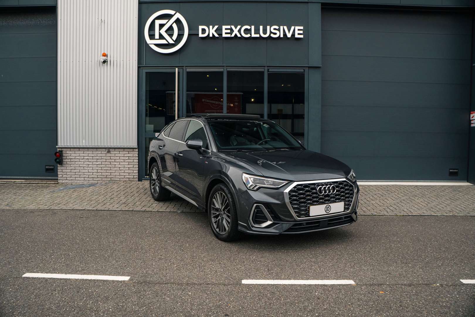 Audi Q3 nuo 478 €/ mėn Benzinas/Elektra 2021m. Kita Automatinė