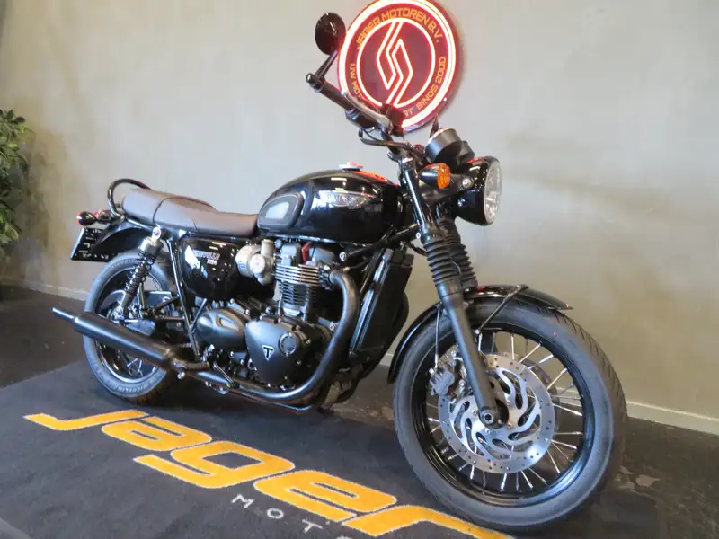 Triumph Bonneville - foto 2