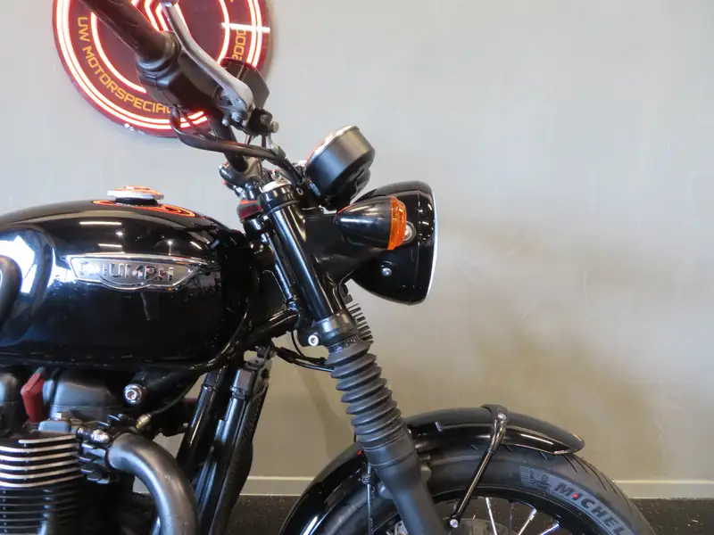 Triumph Bonneville - foto 6