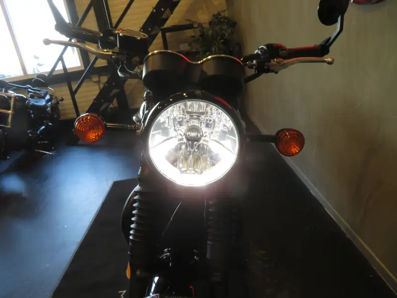 Triumph Bonneville - foto 4