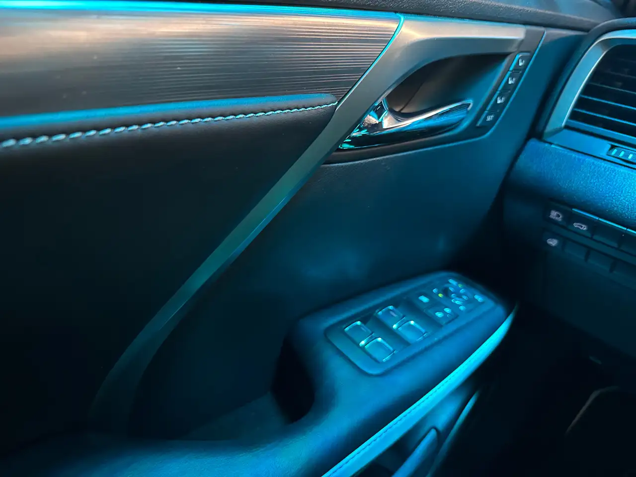 Lexus RX снимка Lexus RX